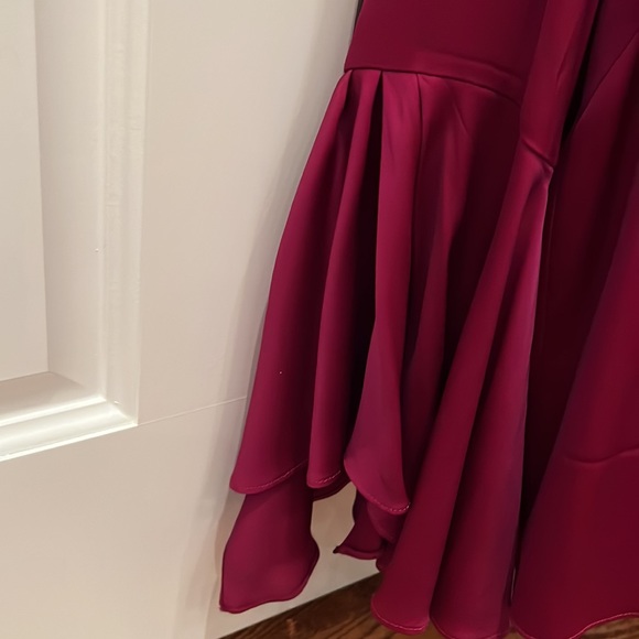 Beautiful Milly silk blend top in magenta. - Picture 5 of 9